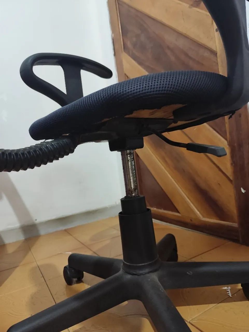 Cadeira de Escritório com Rodas - Foto 2