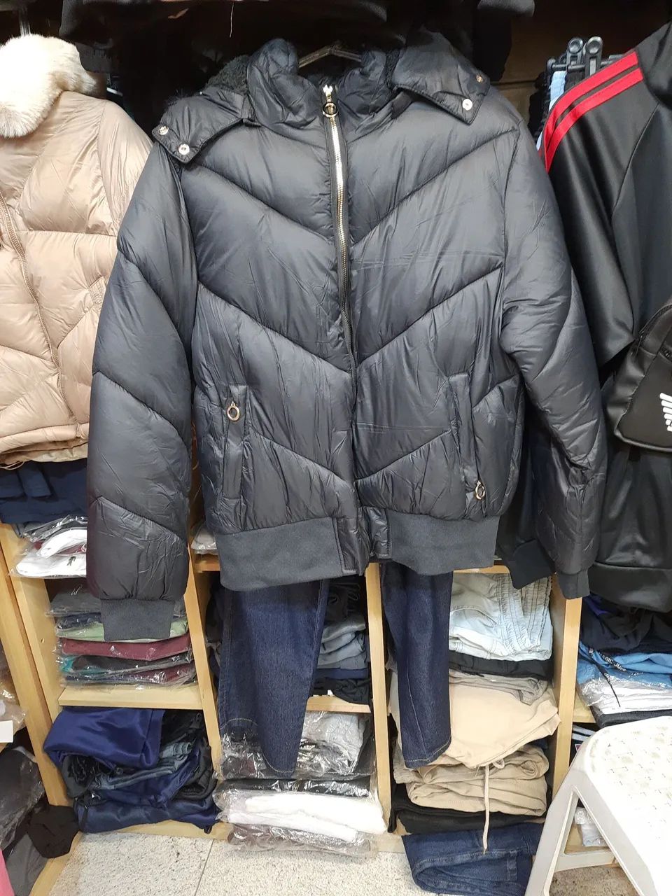 Jaqueta de inverno com capuz de pele - Foto 4