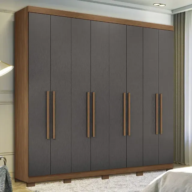 Guarda-roupa 8 portas - Amplo e conservado!