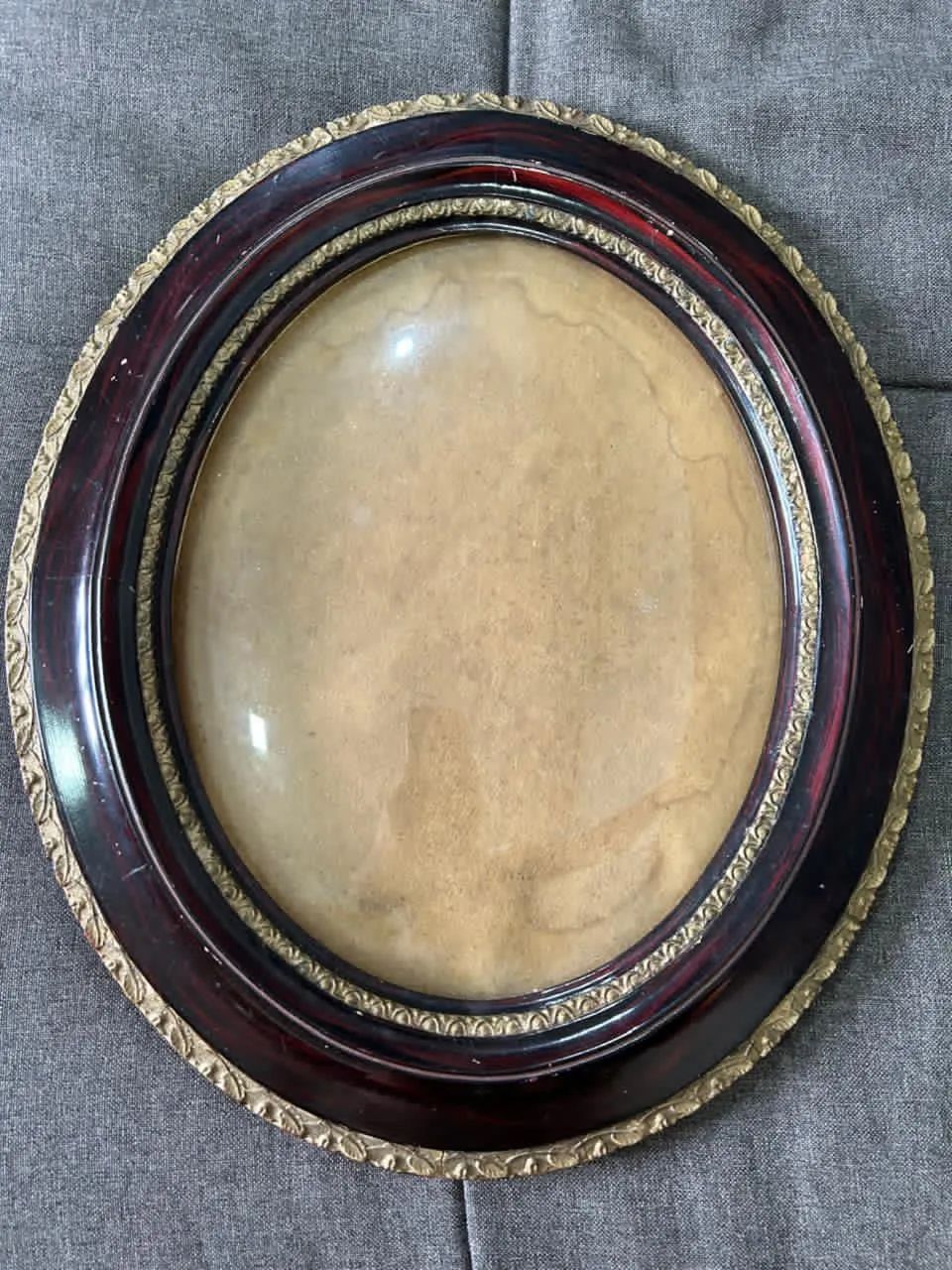 Moldura Mogno Vidro Côncavo 