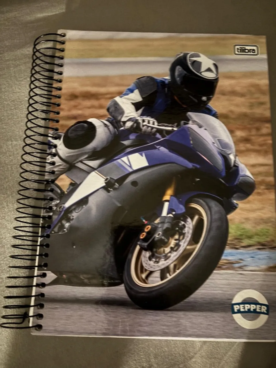 Caderno universitário de 16 materias novo