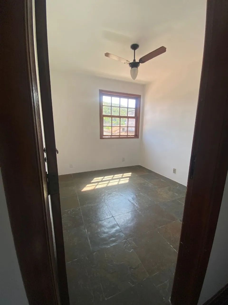 Aluguel Piratininga casa tipo SOBRADO ( o 2º pavimento) Niterói 3 quartos garagem quintal  - Foto 12