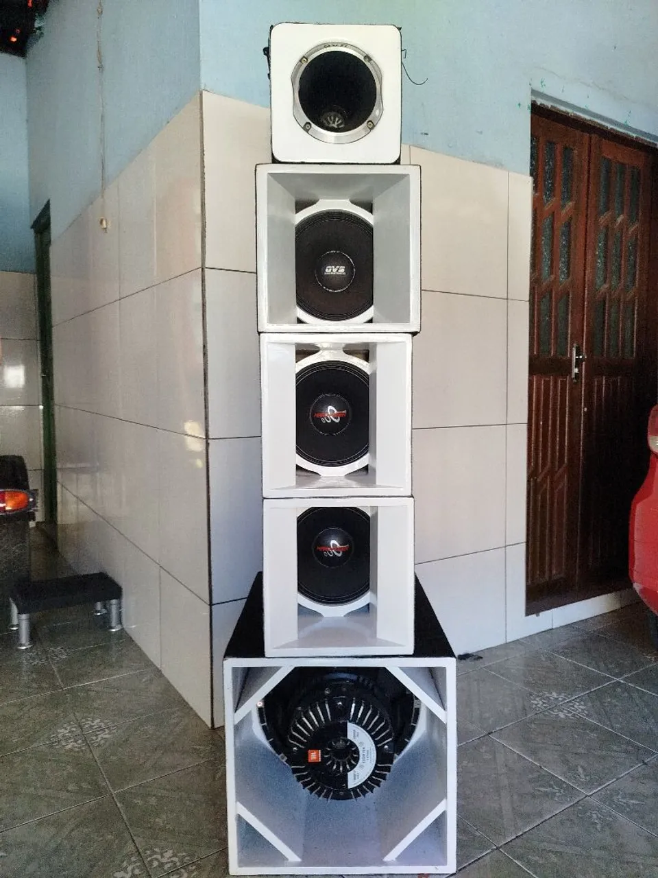 Som automotivo torre