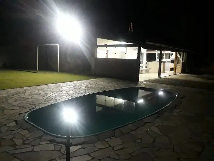 Casa Temporada com Piscina e campinho de futebol!! - Foto 2
