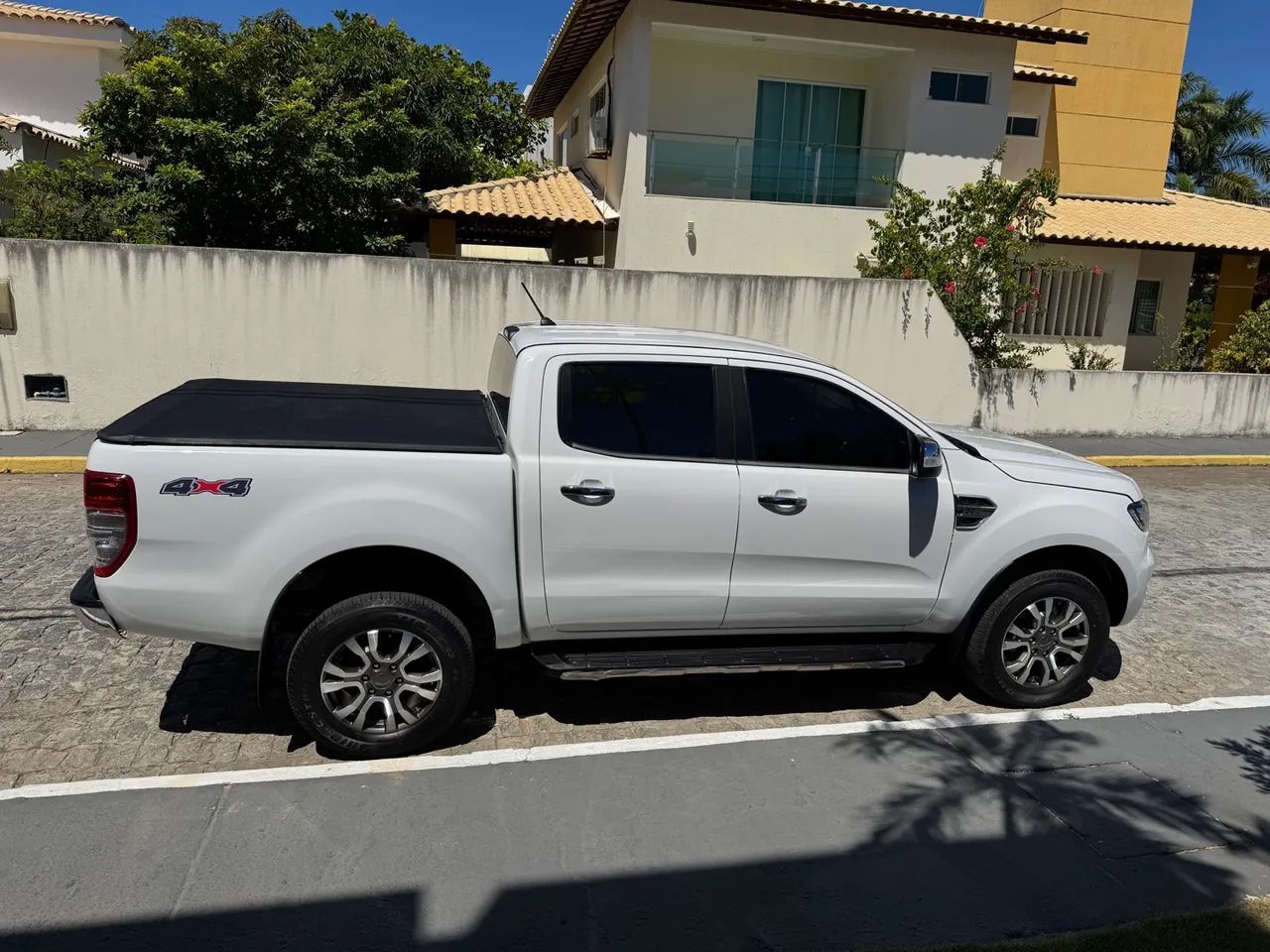 Vendo Ranger muito nova com km baixo  - Foto 4