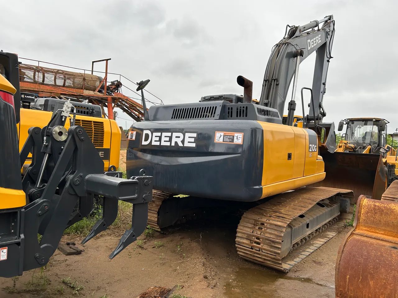 Escavadeira Jhon Deere 210