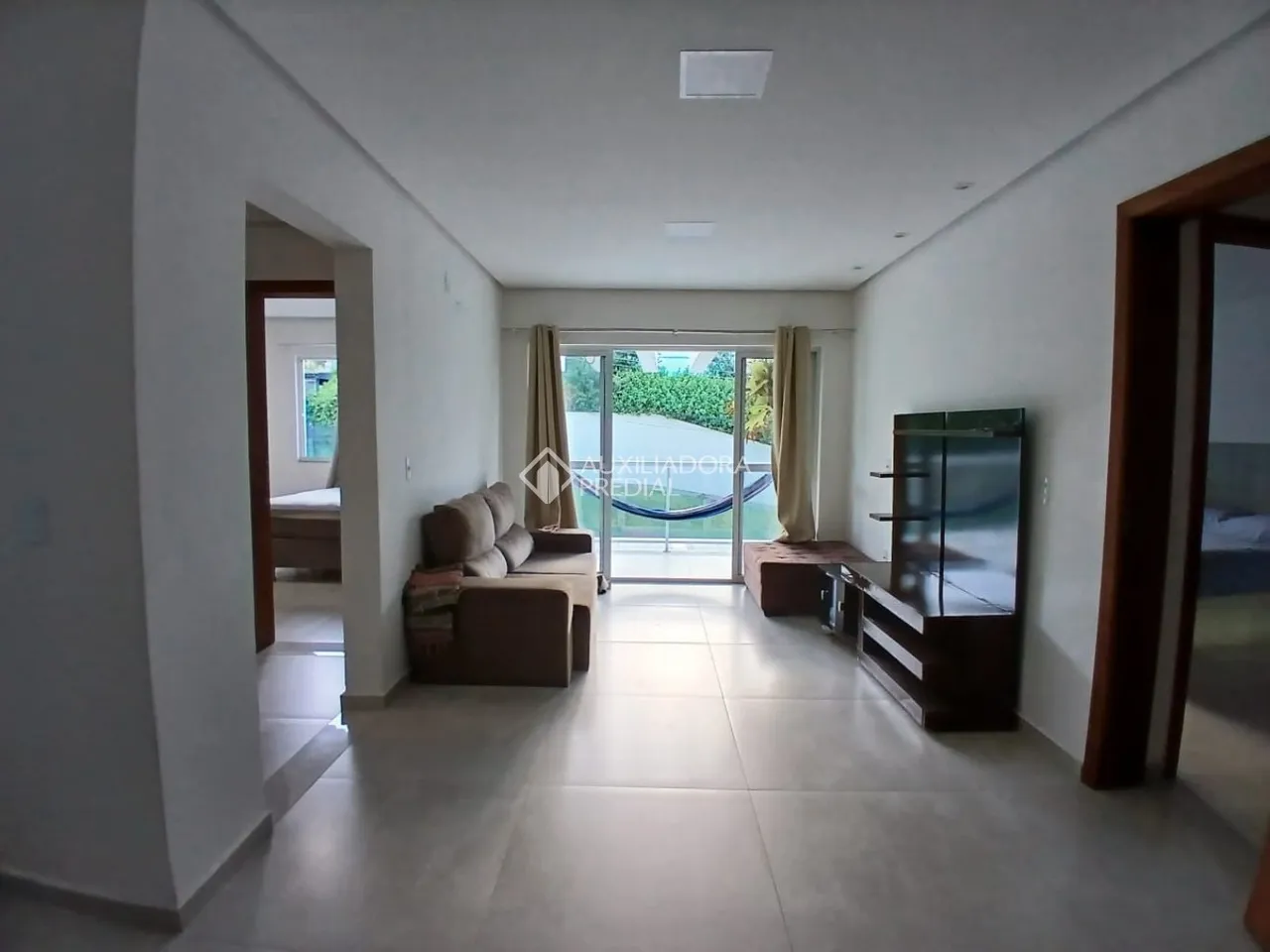 Imóvel para aluguel com 480 metros quadrados com 2 quartos em Campeche - Florianópolis - S