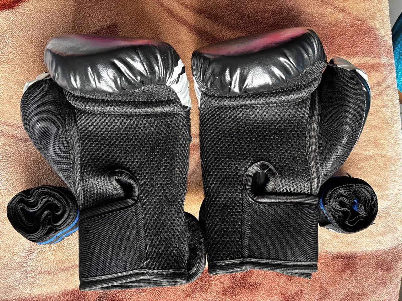 Kit Luvas de Boxe Muay Thai + bandagem azul - Tamanho 12 - Foto 2