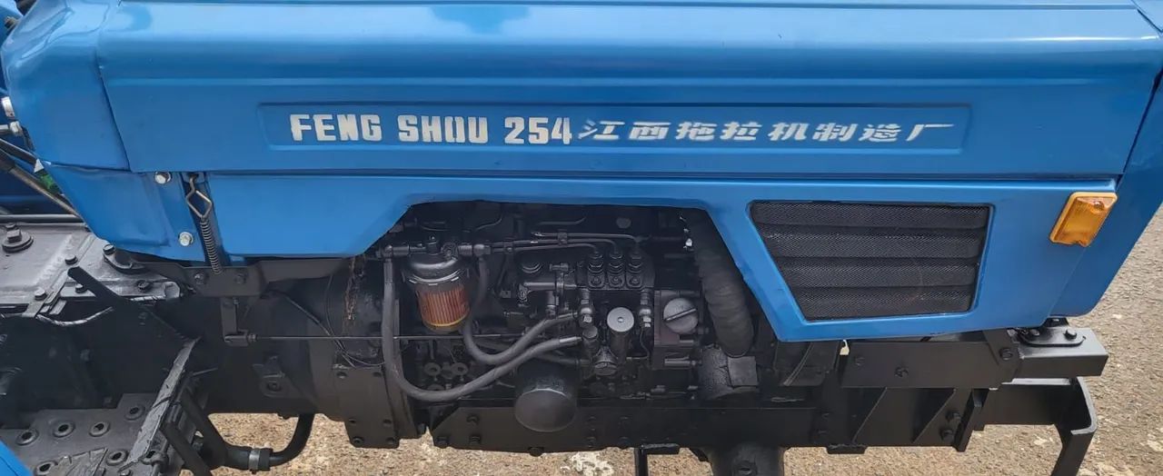 Trator Agrícola com Caçamba  4x4 azul Feng Shou - Foto 6