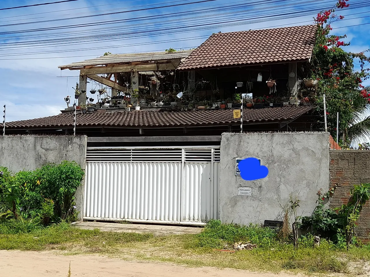 Casa com dois quartos e dois banheiros