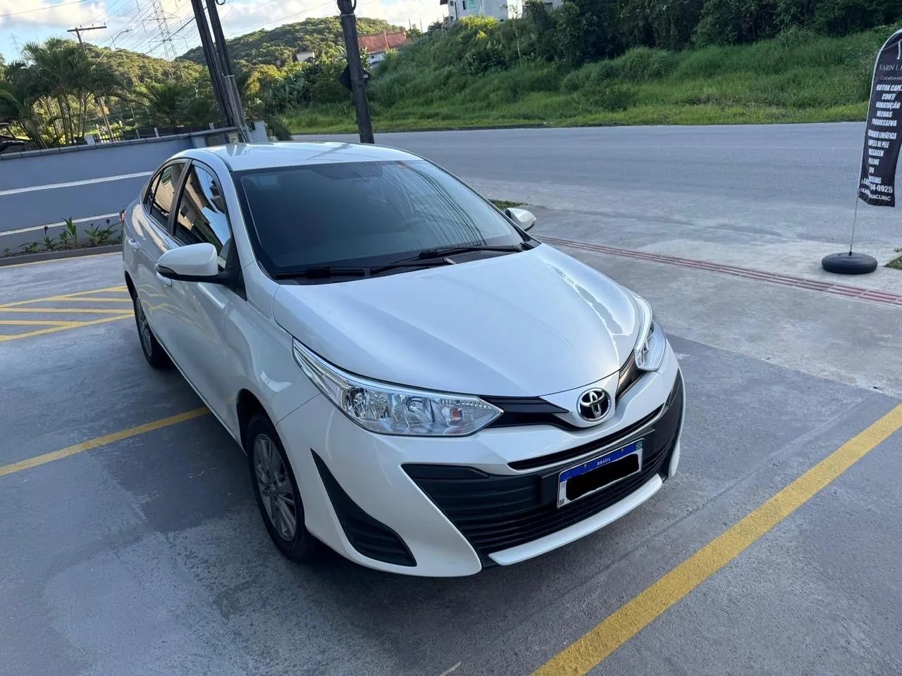 Toyota Yaris, PARTICULAR,ÚNICO DONO,branco perolizado, lindo. - Foto 4