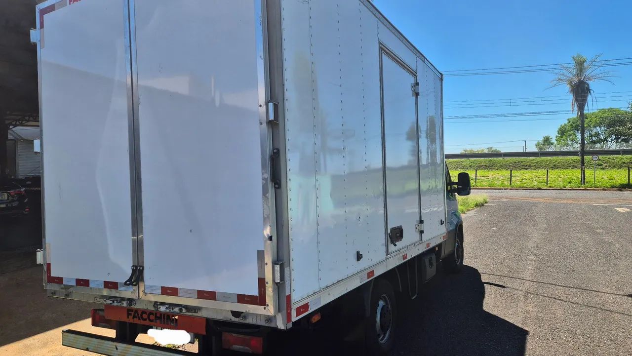Iveco 35150 2022 baú  - Foto 9
