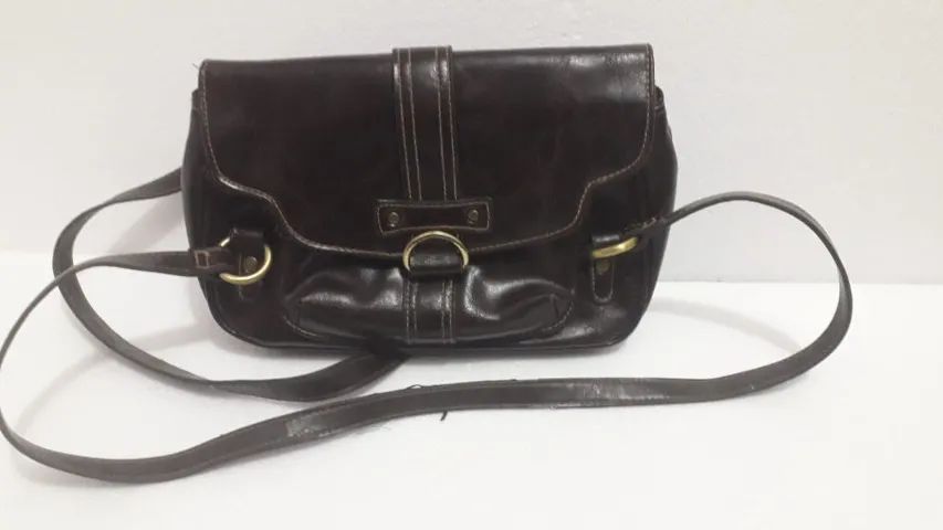  Bolsa feminina usada marrom bem conservada 