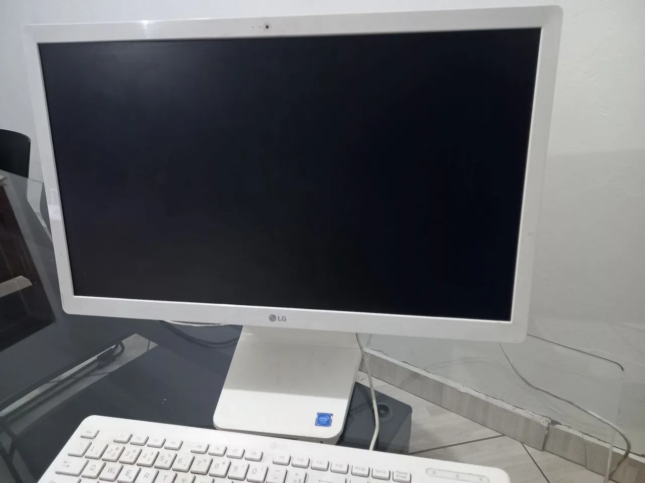 Computador All in One LG, MAS NÃO INICIA, PODE SER HD OU FORMATAÇÃO, VENDO COMO ESTÁ.
