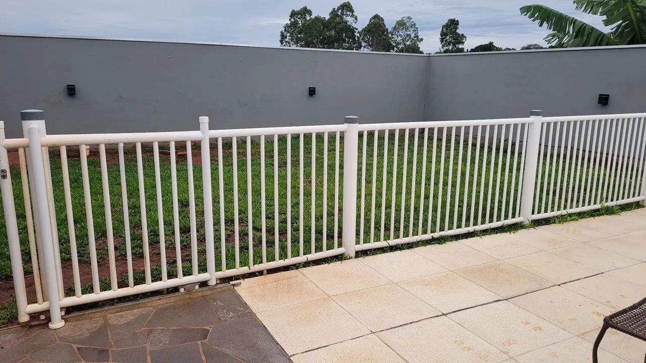 Cerca grade portão em PVC branco - Foto 3