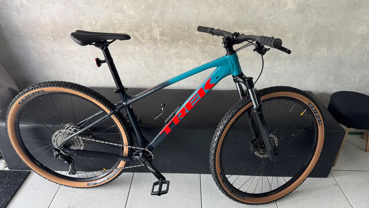 TREK MARIN7 M/Lサイズ美品 TREK ( トレック ) マウンテンバイク MARLIN ( マーリン ) 7 マット