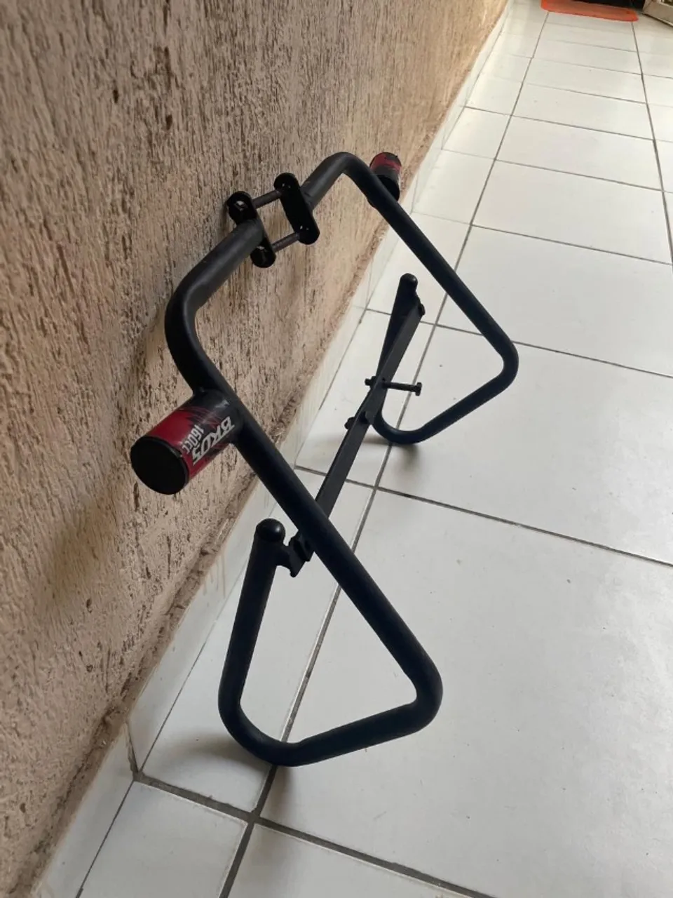 Protetor de carenagem da frente pra Bros