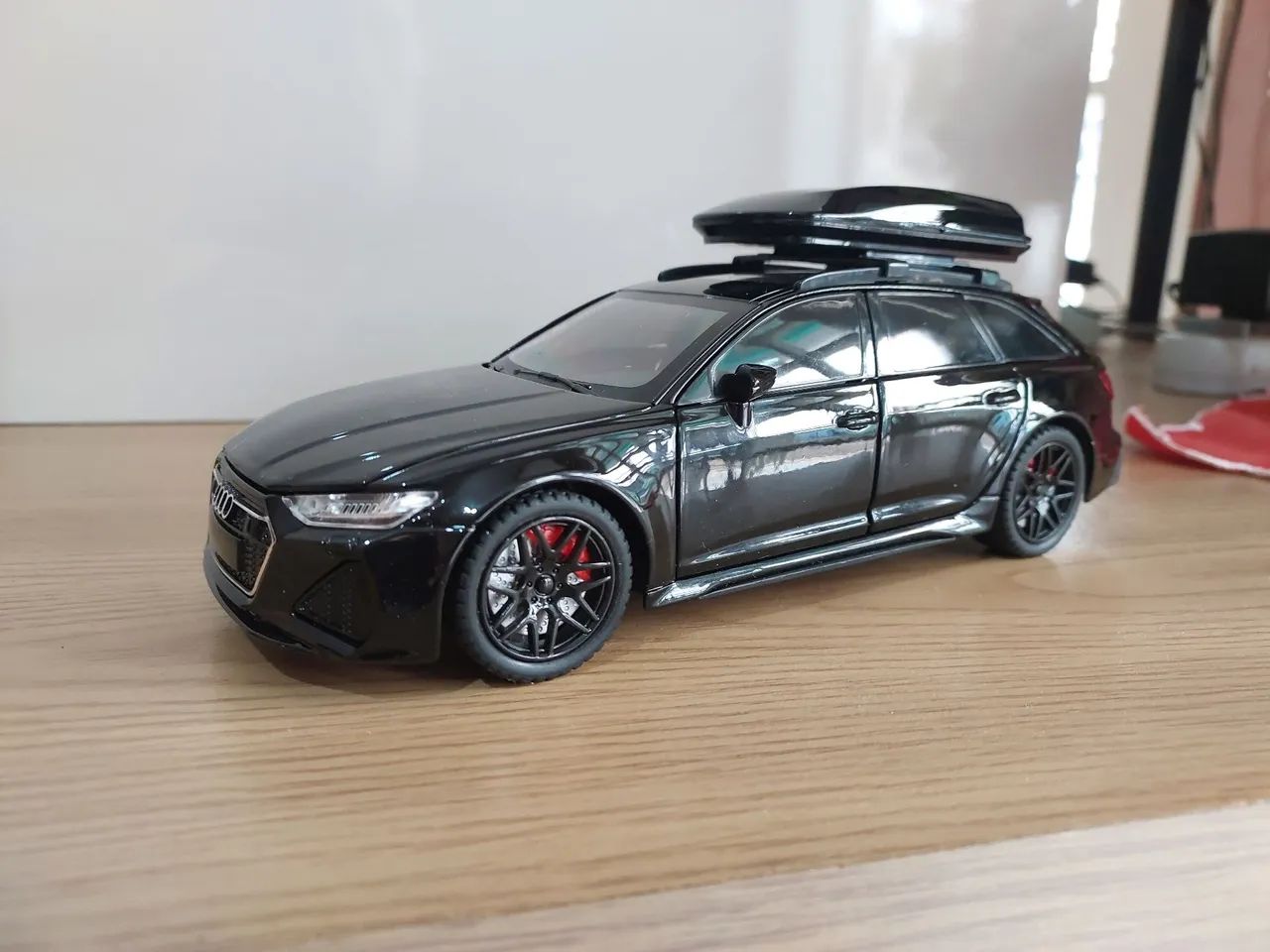 Audi rs6 1:24 luz e som