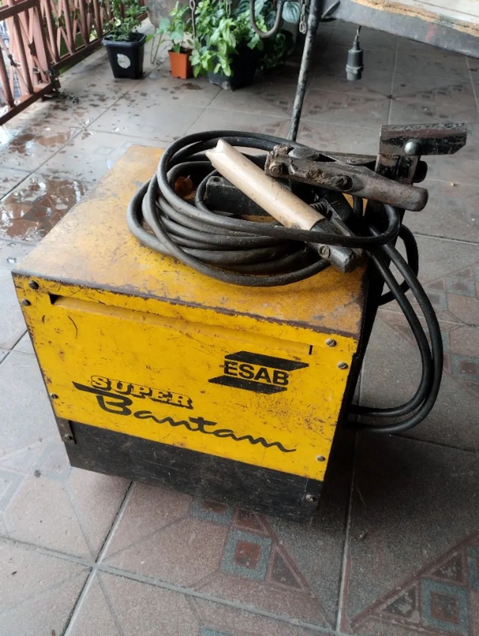 Máquina de solda Esab 250 serralheiro completa.