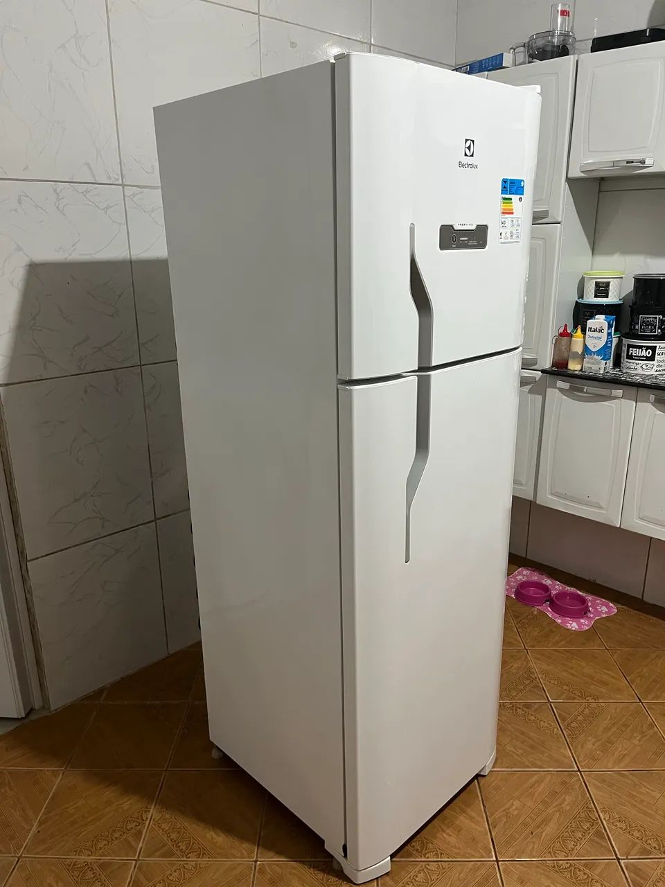 Geladeira com Defeito64296497228161122