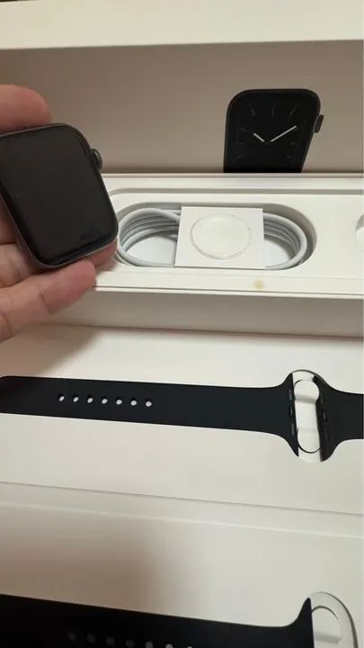 Apple Watch Series 5 - Preto - 44mm - Foto 3