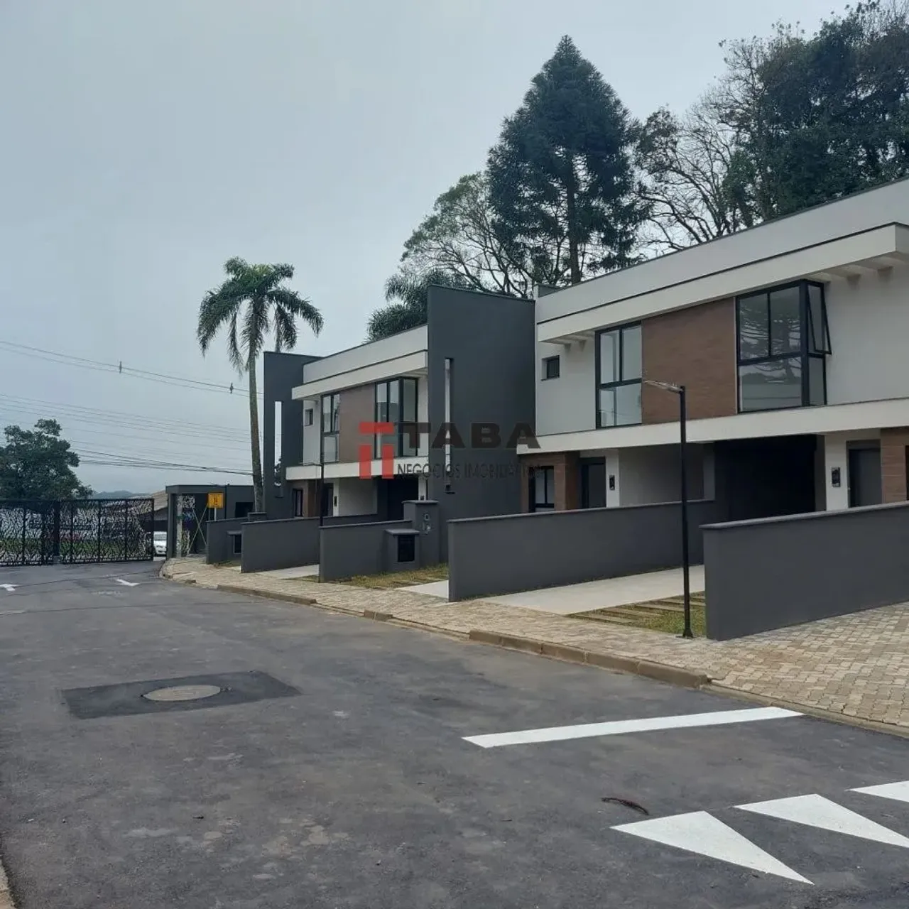 Sobrado à Venda Curitiba Abranches