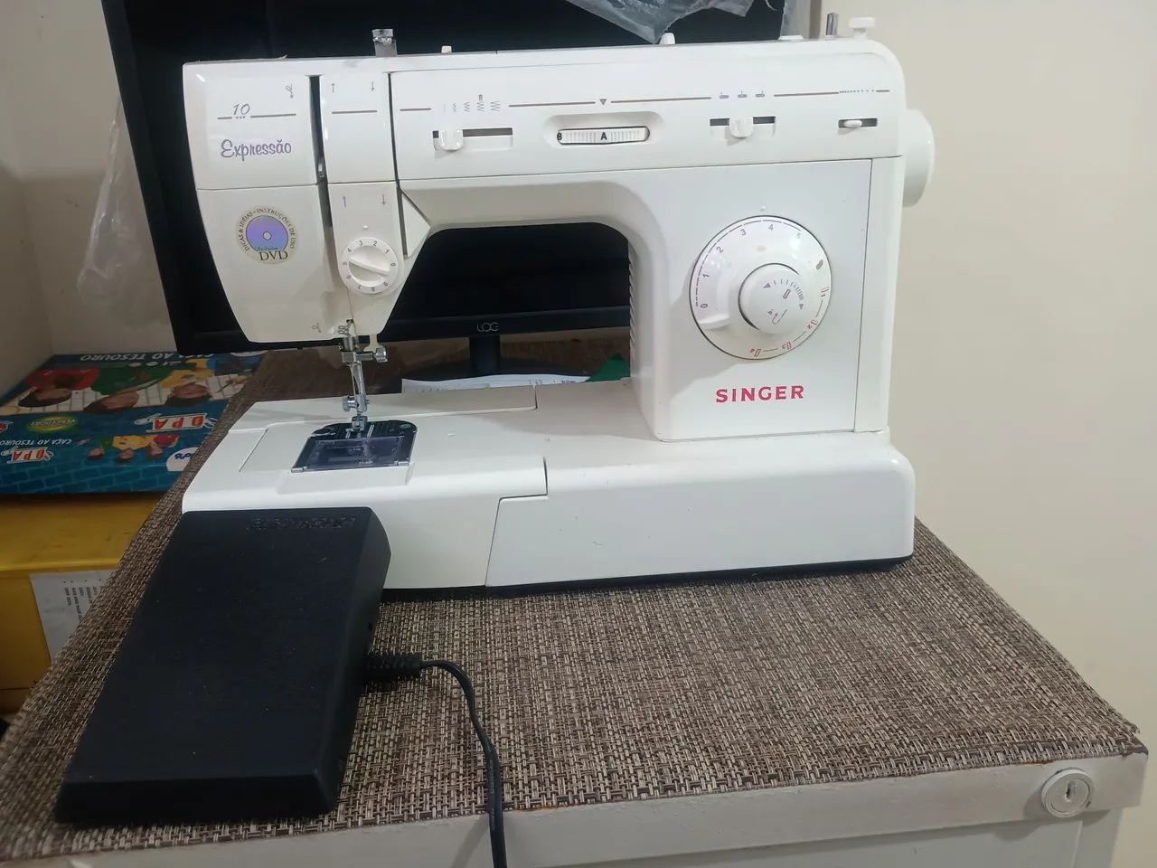 MÁQUINA DE COSTURA SINGER.64312214310786123