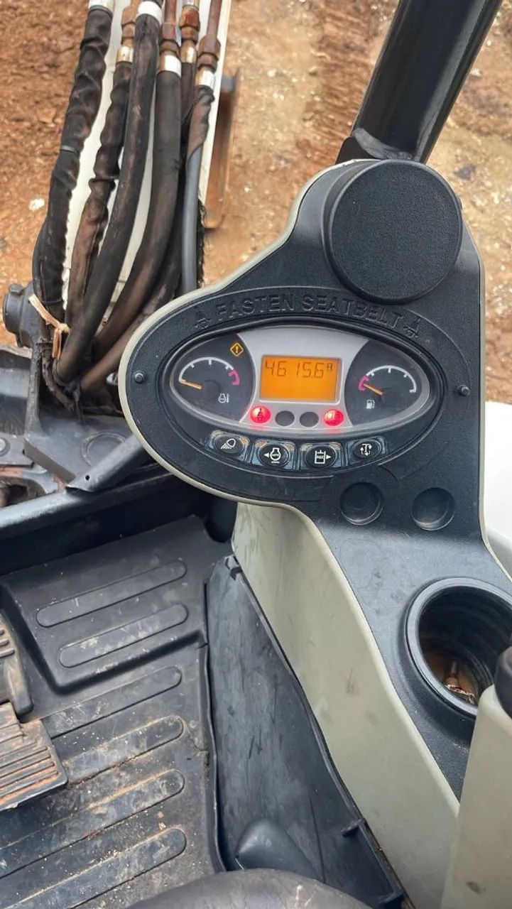 Mini Escavadeira Bobcat - E35 - Revisada  - Foto 4