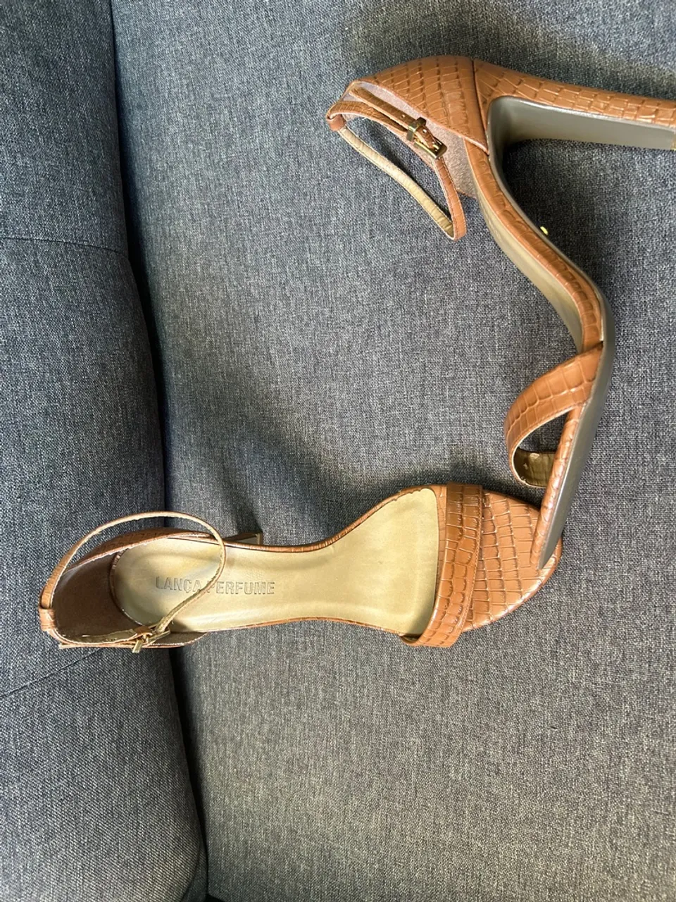 Sandália Lança Perfume Croco - Elegância e Estilo
