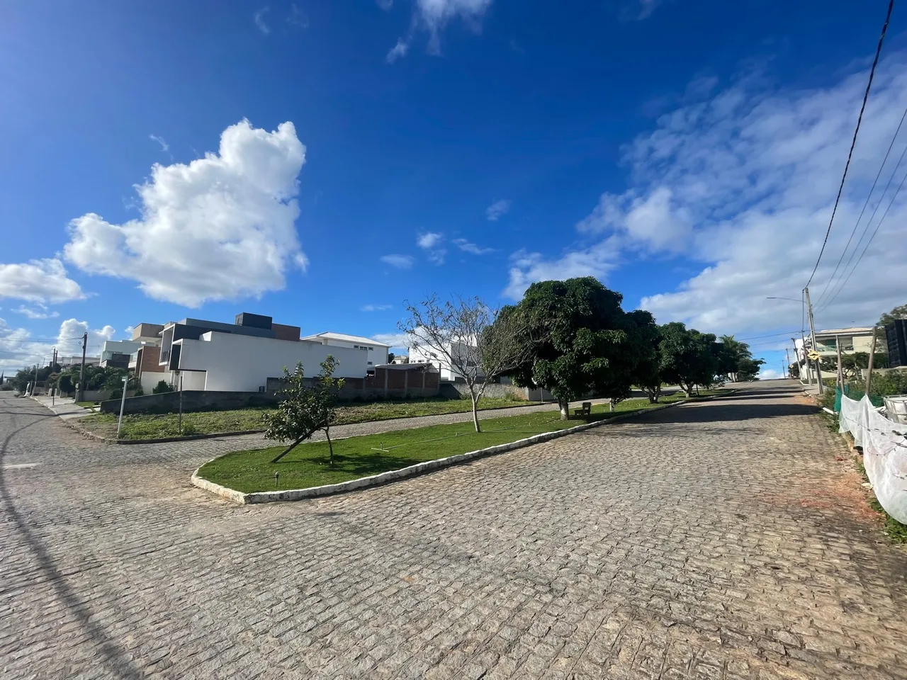 Terreno de esquina no Alamedas da Serra