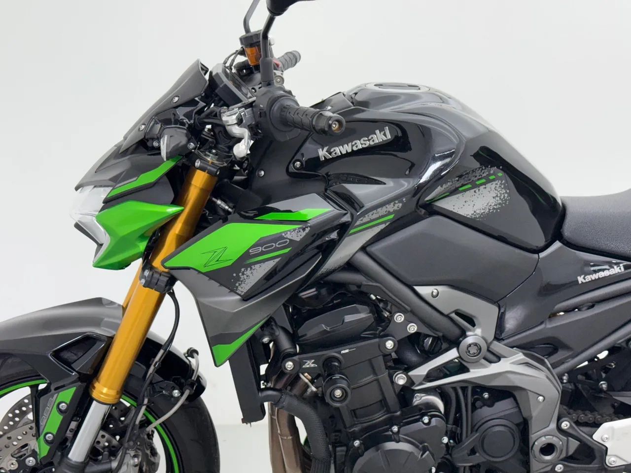 KAWASAKI Z900 R EDITION 2023 - 3.950 KM - ACESSÓRIOS  - Foto 7