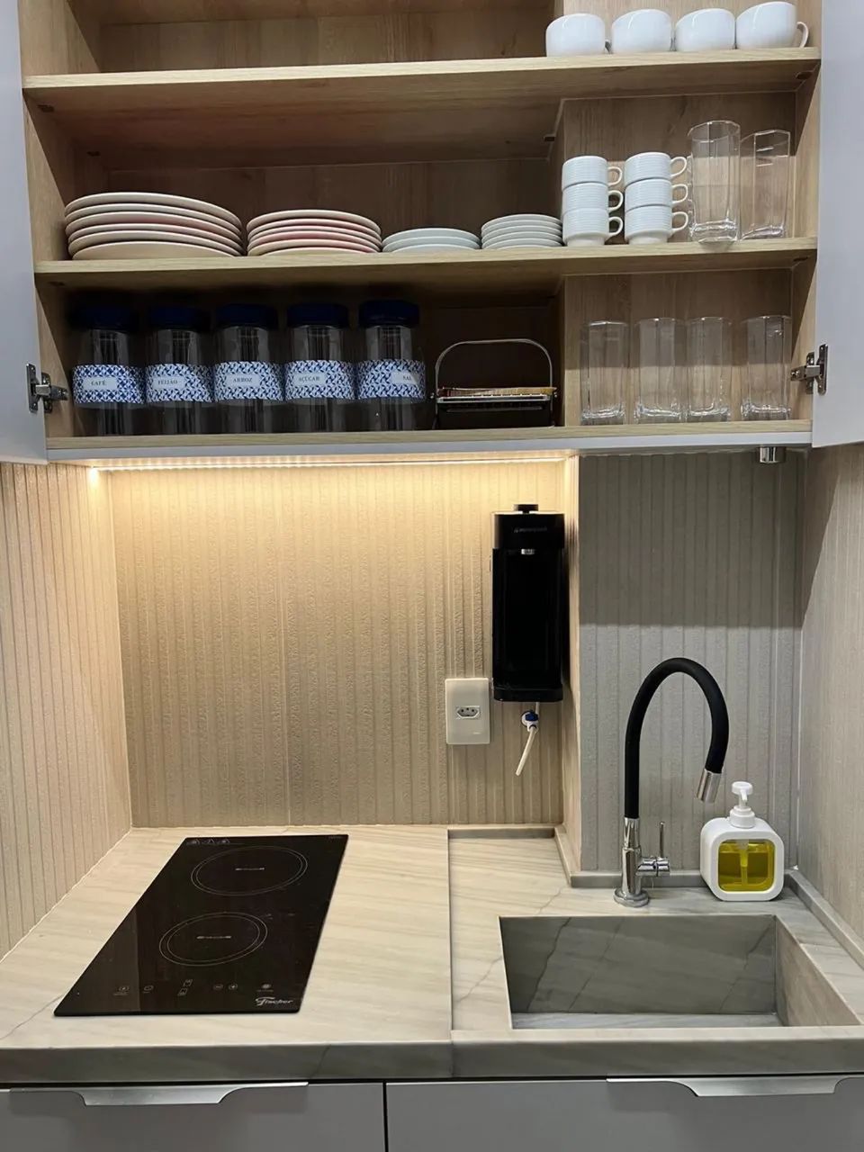 Lindo Quarto e Sala Mobiliado no Coração da Asa Sul - Foto 3