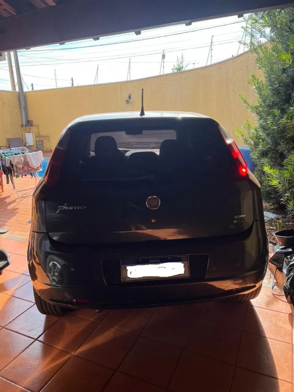 Fiat Punto Punto ESSENCE Dualogic 1.8 Flex 16V 5p 2011