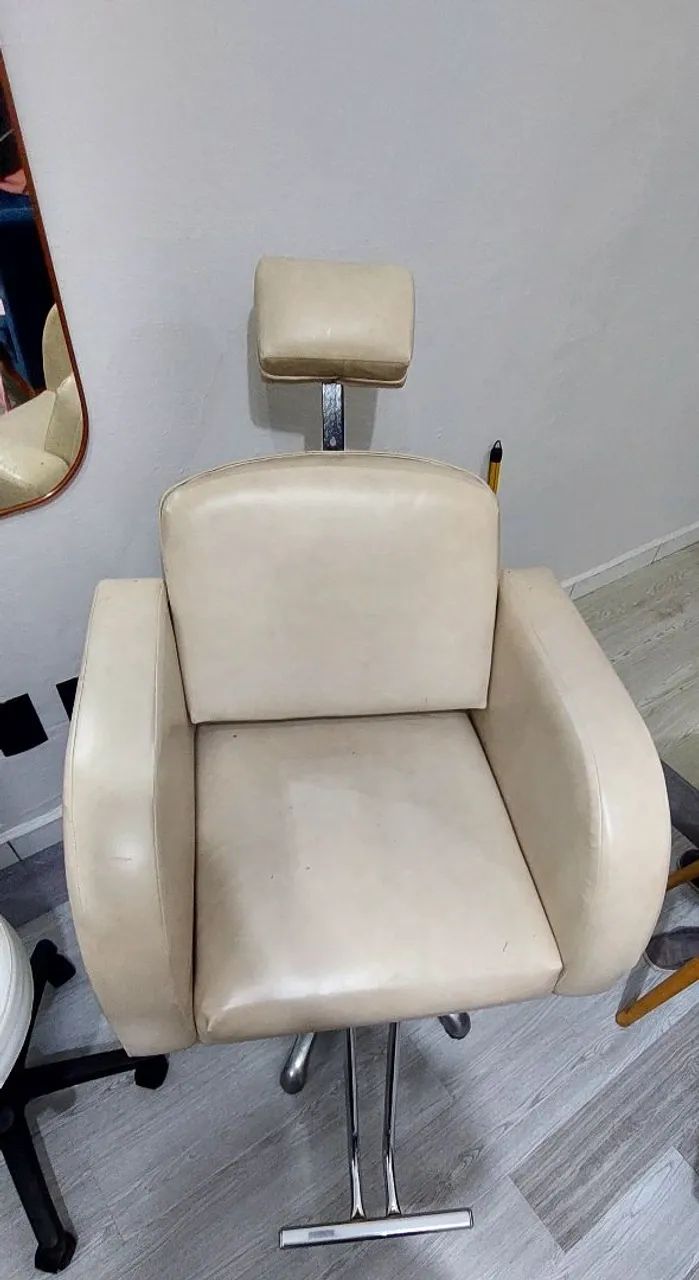 Poltrona de salão hidráulica e mocho  - Foto 2