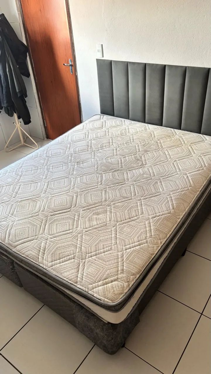 Cama Queen com Colchão de Molas Ensacadas