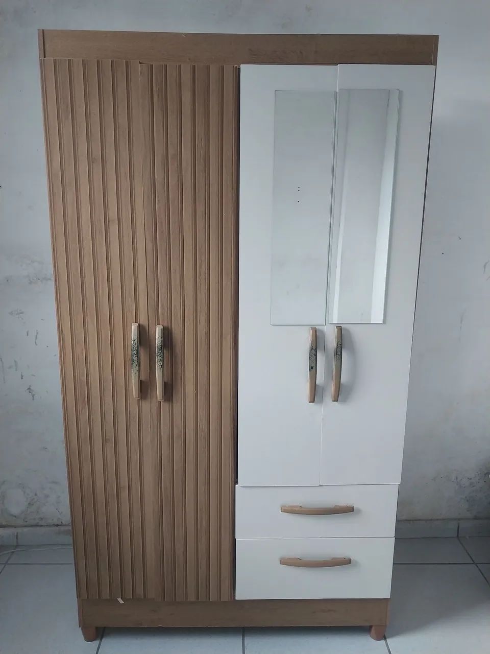 Vendo Guarda Roupa