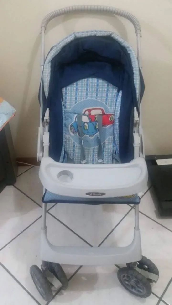 Carrinho de bebê azul - Foto 4