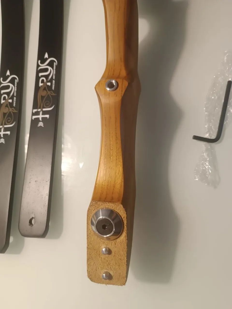 Arco Recurvo Horus 30 lbs lâminas 70 polegadas. - Foto 4