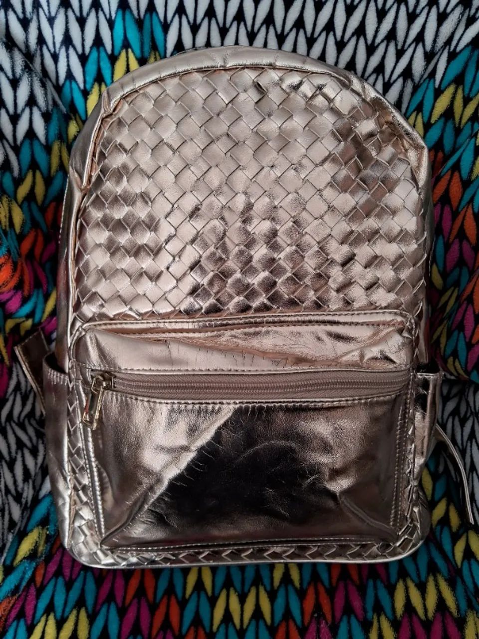 Mochila dourada C&A nova - Foto 2