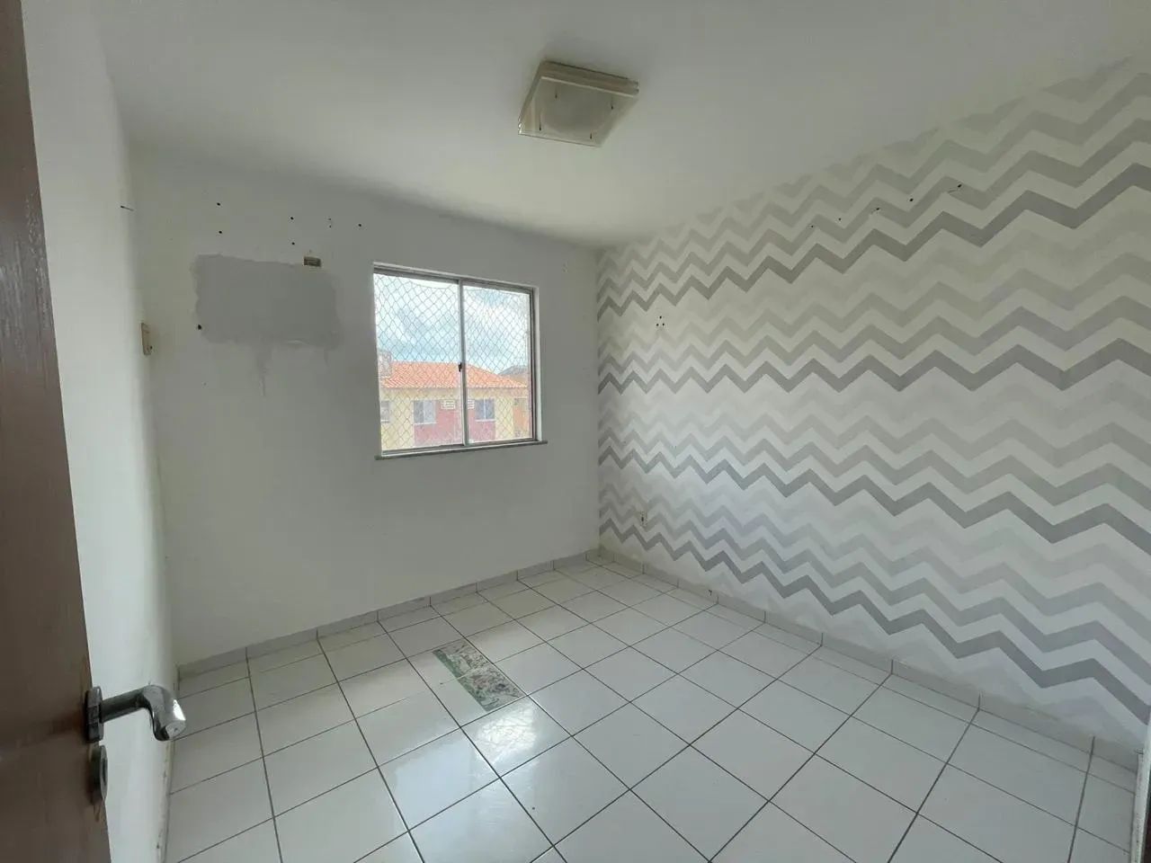 VENDO APARTAMENTO NO TURU 2 QUARTOS E VARANDA - Foto 4
