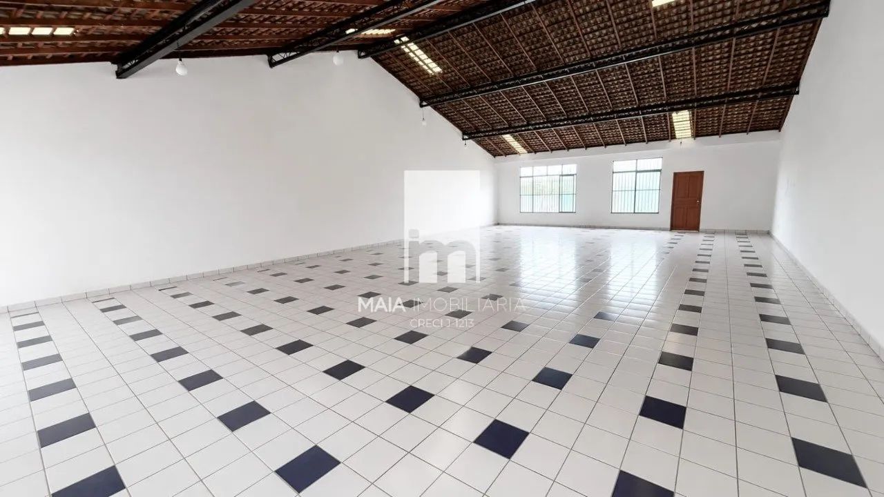 Prédio Comercial na Rua Betânia, 210, no Bengui