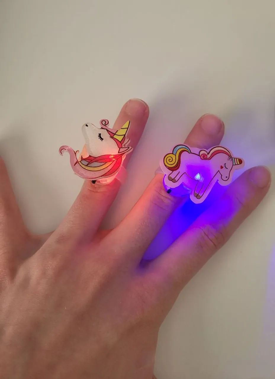 2 anéis de unicórnio com luz de led - Foto 3