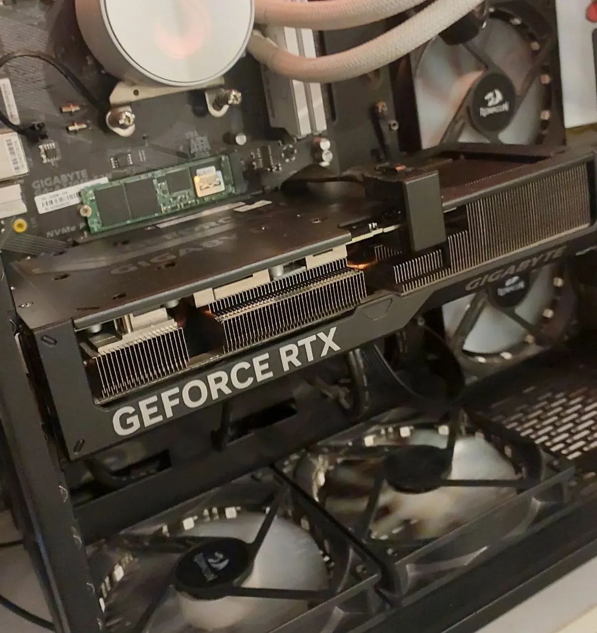 RTX 4070 12GB - Estado de seminova - para 4k com DLSS - Tem poder para Path Tracing 