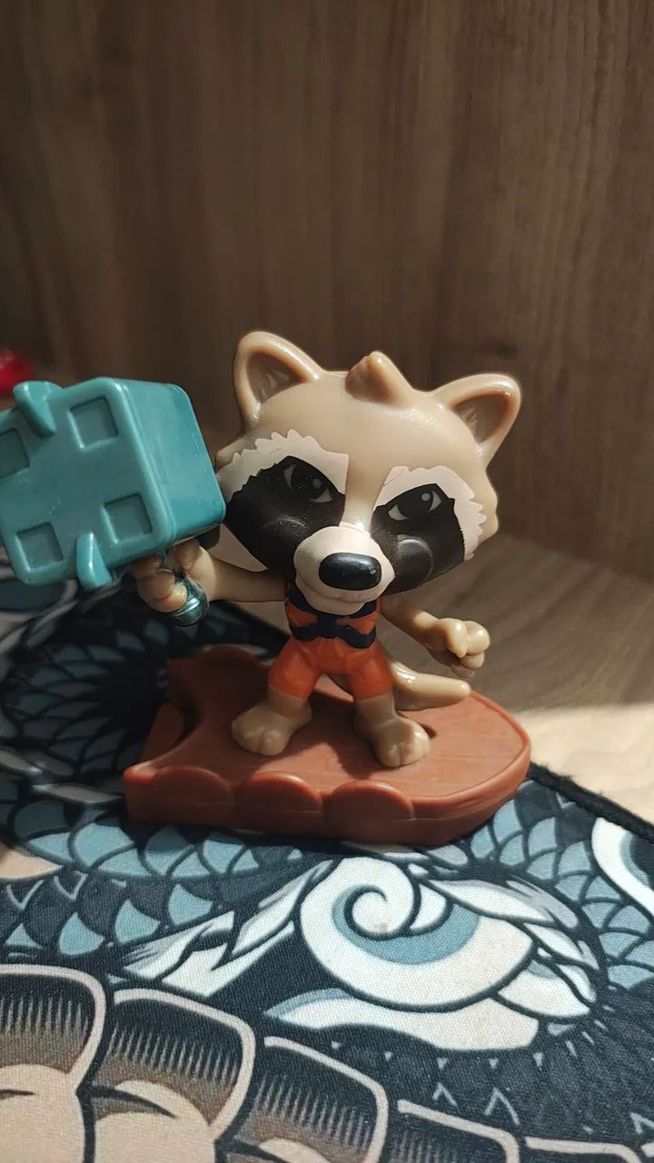 Boneco Rocket Thor amor e trovão 