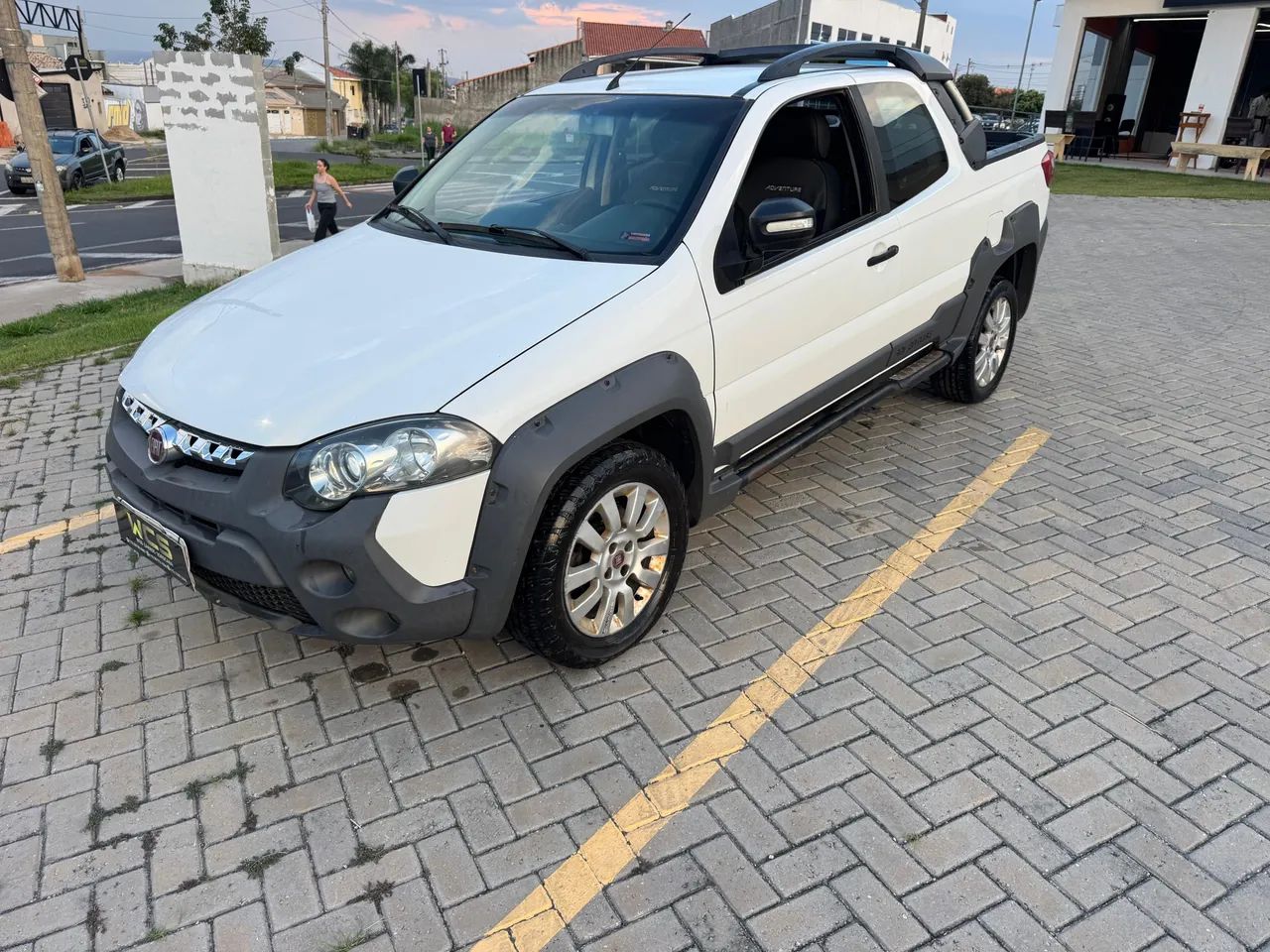Fiat Strada Adventure1.8/ 1.8 Locker Flex CD 2014 - Foto 3