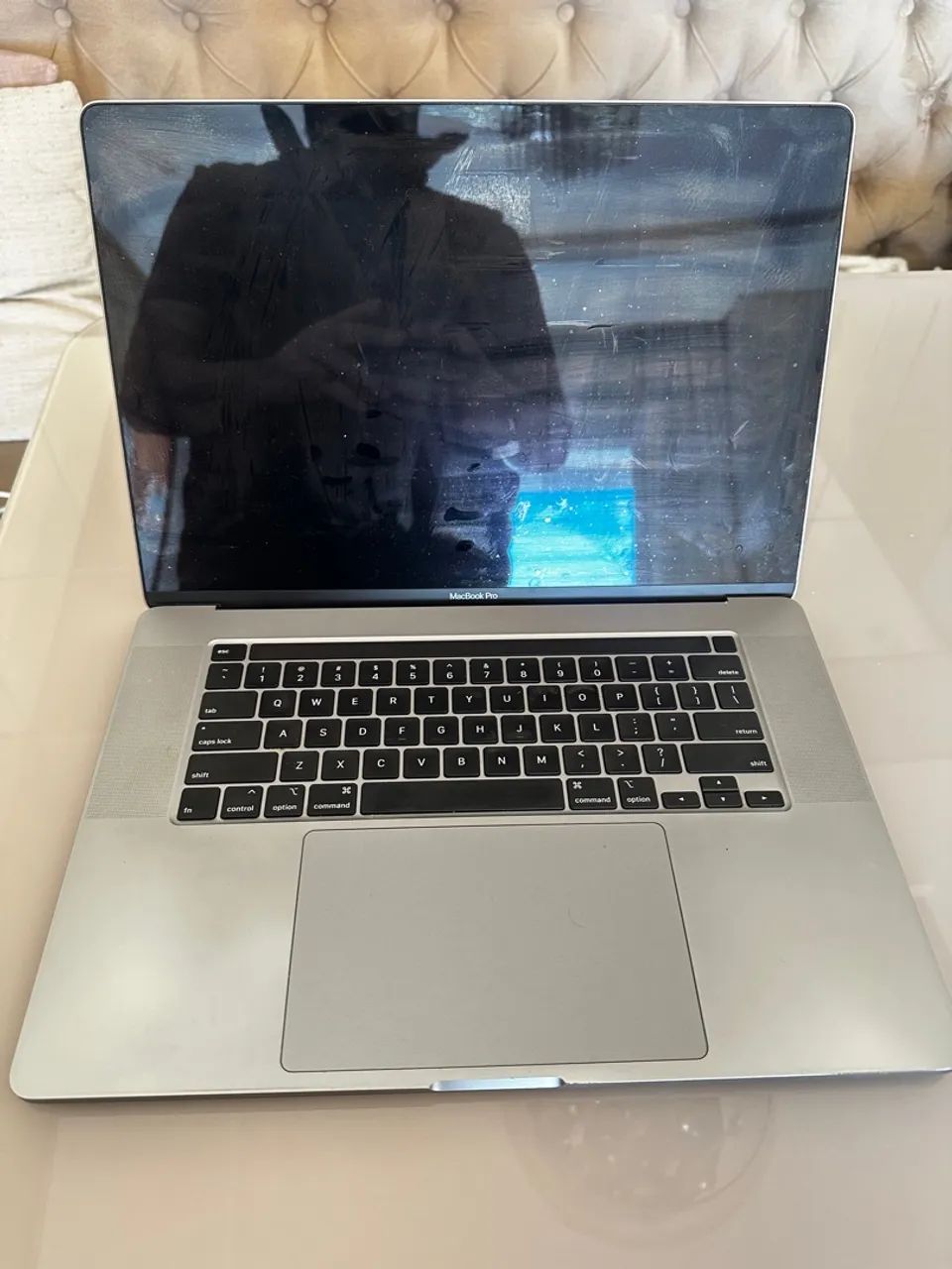 Mac book pro 2019 i7 com defeito 