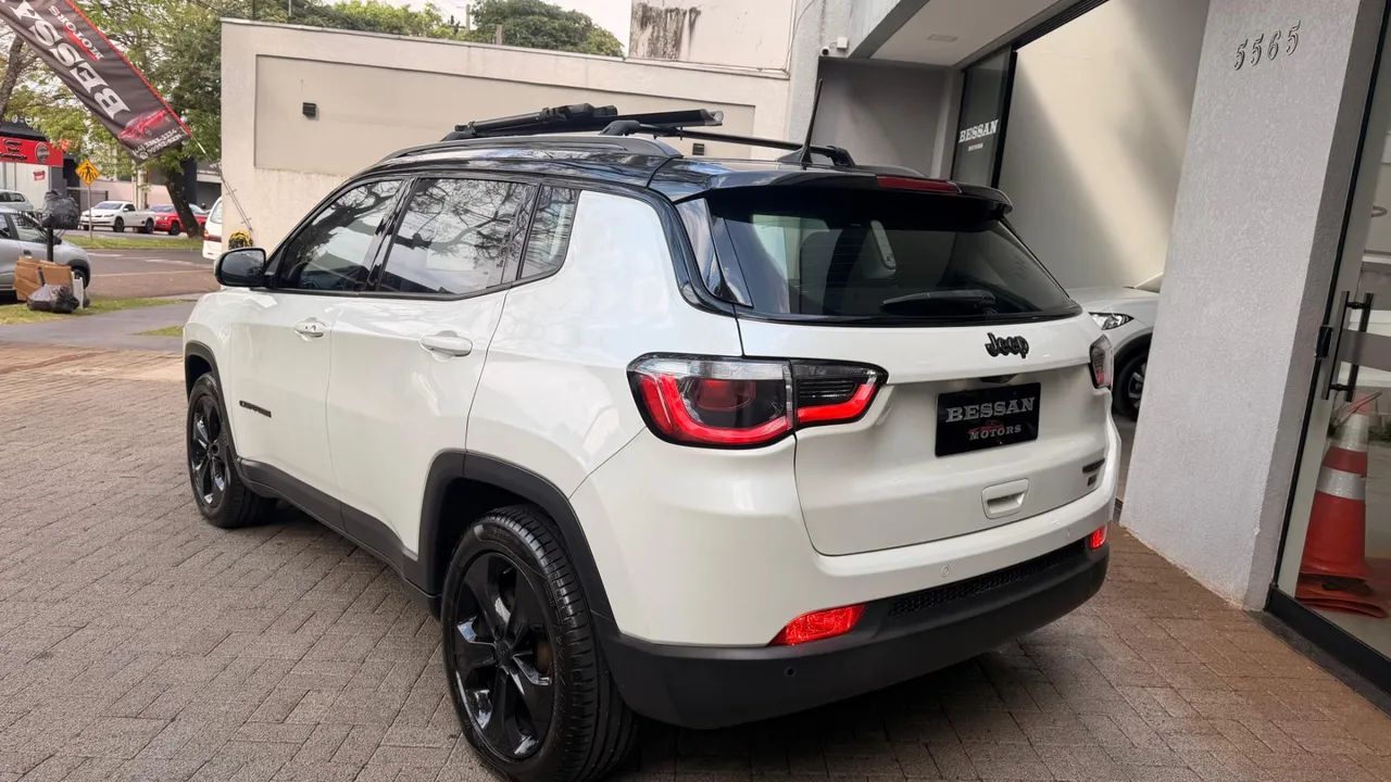 Jeep Compass Night Eagle 2.0 4X2 Flex 16V AUT 2018 - Foto 4