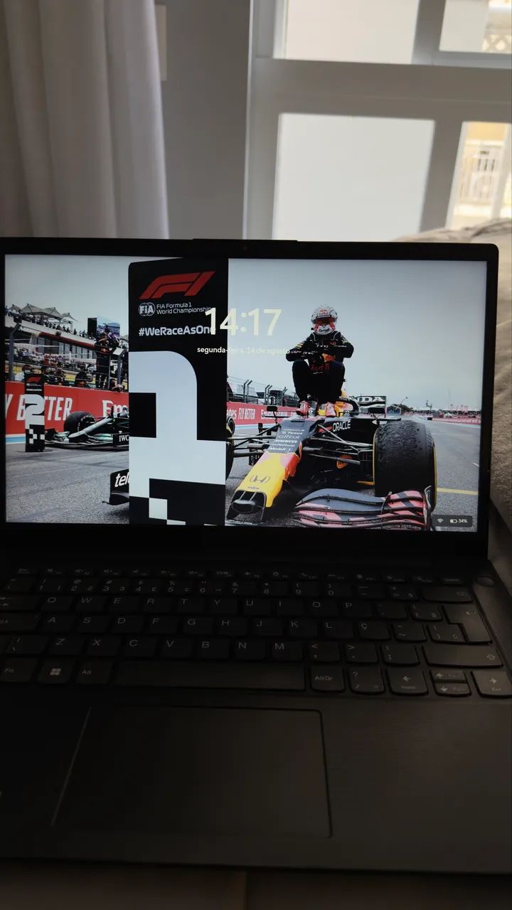 Notebook Lenovo V14