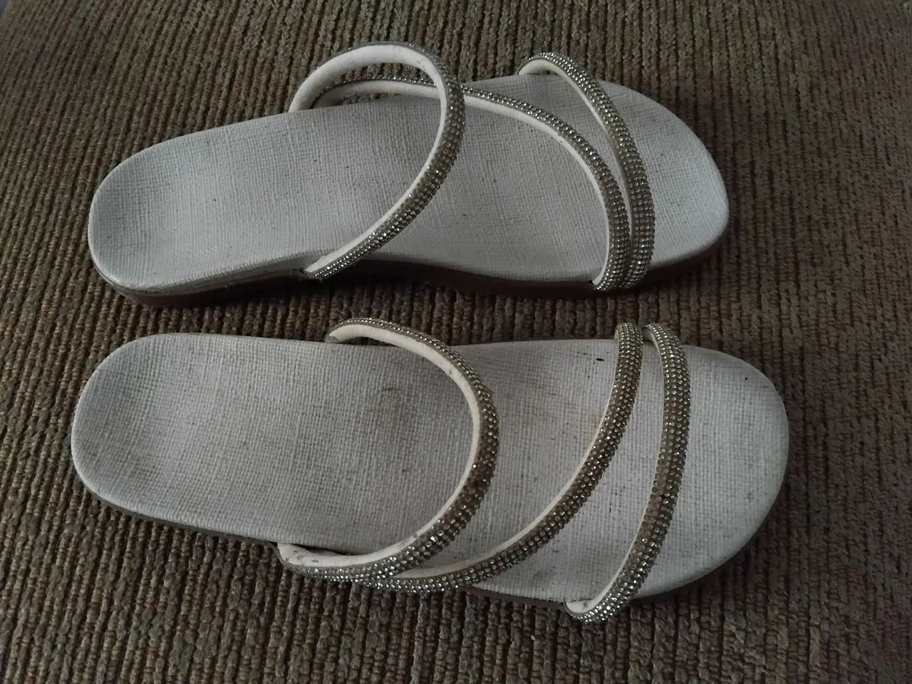 Sandália com Strass. N. 35. Branca - Foto 2