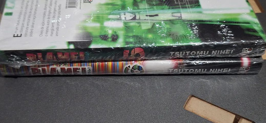 Mangá Blame! Vols 05 e 06 - Foto 3